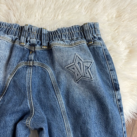 BDG Urban Outfitters NWT Women’s Medium Baggy Cargo Distressed Elastic Jeans - Picture 13 of 13